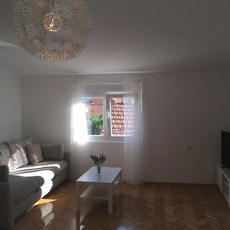 Centre Apartment Božava エクステリア 写真